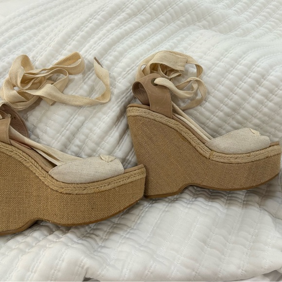 NEW!  Joie Platform Wedges - Picture 3 of 4